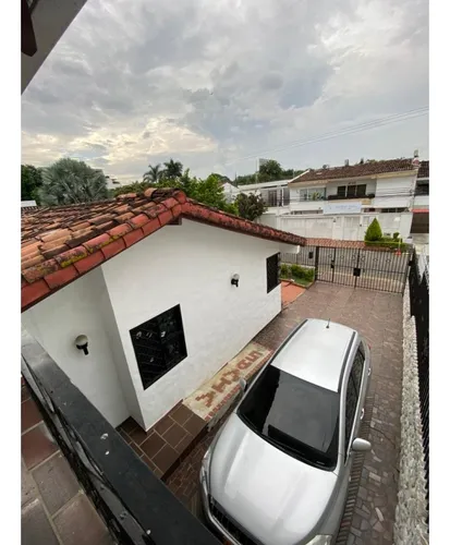 Venta Casa De 380mts2 En Ciudad Jardín, Sur De Cali 8603.