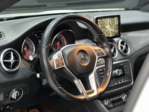 Mercedes-Benz Classe GLA 250 Sport 2.0 TB 16V 4x2 211cv Aut.