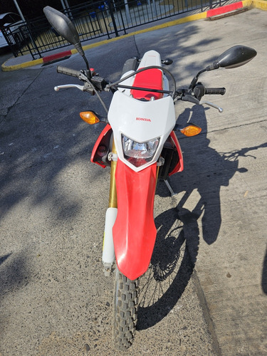 Honda Crf250l Con 2202 Kms En Impecable Estado