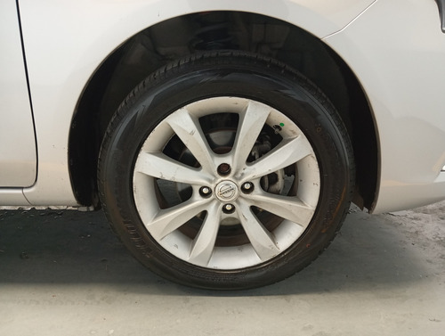 Nissan Versa 1.6 Advance Mt