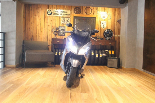 Imagen 9 de 17 de Kymco Scooter Xtown 250 Igual A 0km Usado Impecable