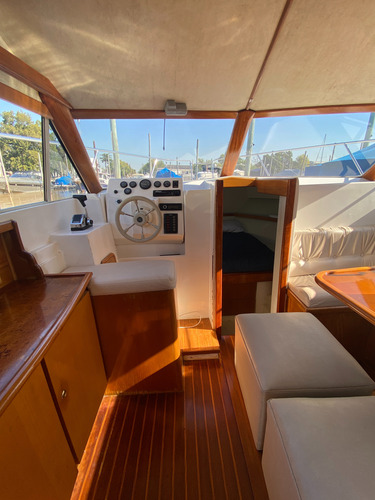 Crucero Barco Intruder 33 Mercruiser 225 No Santana 35