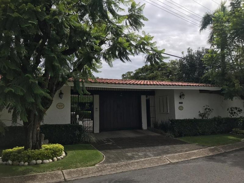 Imagen 4 de 12 de Casa Sola En Venta Lomas De Cocoyoc