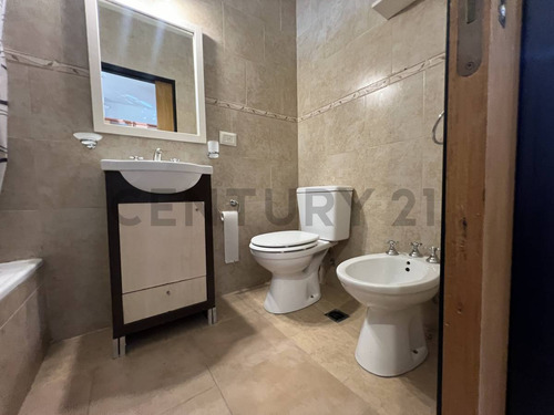 Alquiler Ph, Mono Divisible, 60 M2, Patio, Jardin, Lavadero, Garage, Baulera. Laprida 2000, Florida
