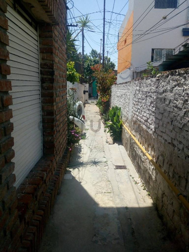 Casa A La Venta Interna De 2 Dormitorios En Santa Fe.