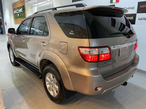 Toyota SW4 3.0 I Srv At C/cuero 4x4 (2009)