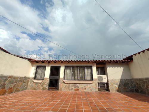 Casa En Venta, Urb. Don Genaro, Maracay 24-15499 Yr