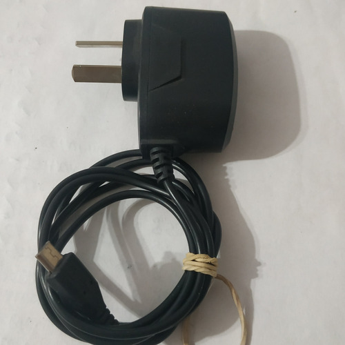 Cargador De Batería De Selulares Aitech,entra 100-240-1300ma (Usado)