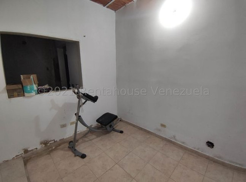 Casa En Venta En Pleno Casco Central De Turmero(1)