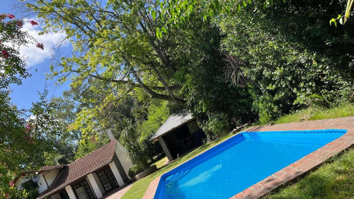 Casa En Venta - 5 Dormitorios 3 Baños - 1200mts2 - La Plata