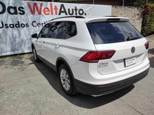 Imagen 2 de 13 de Volkswagen Tiguan Trendline Plus 5p L4 1.4t Dsg 2019