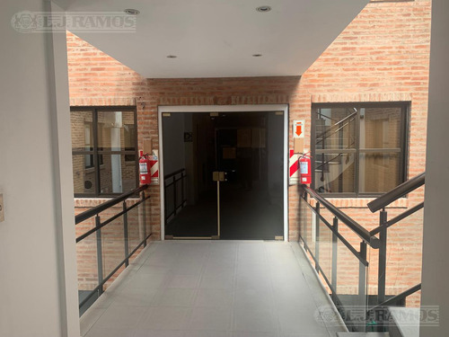 Alquiler De Oficina De 200 M2 En San Isidro
