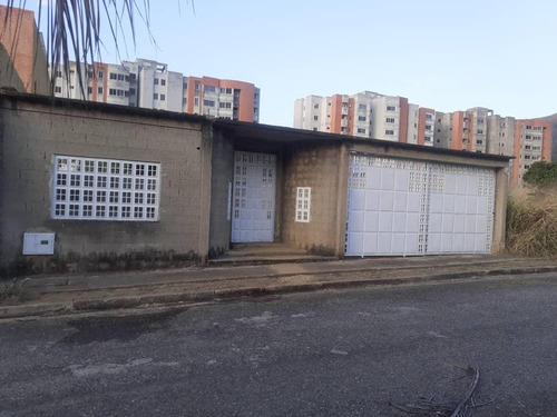 Preyes Vende Terreno En Mañongo Con Cerca Perimetral 