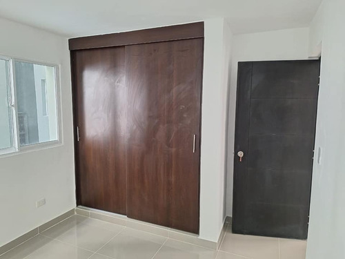 Se Vende Apartamento Con Piscina En Villa Mella, Cerca De La Sirena Y El Metro, Primer Nivel.