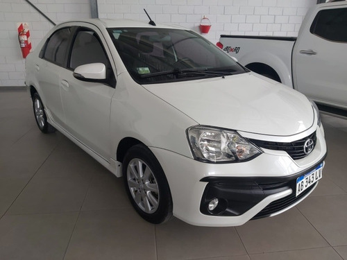 Imagen 5 de 15 de Toyota Etios 2017 1.5 Sedan Xls