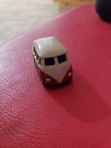 Micro Bus Volkswagen Welly 1963 Escala 1:64 Bordó (Usado)