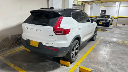 Volvo XC40 B5 R-Design