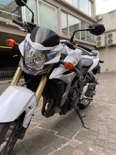 Imagen 3 de 11 de Suzuki Gsr 750