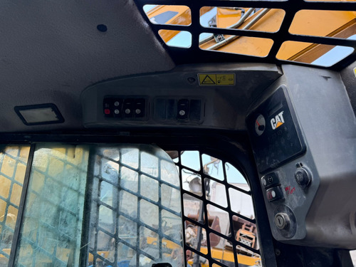Minicargador Caterpillar 256c
