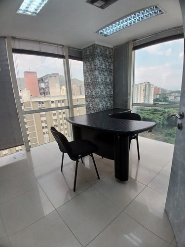 Mariana Castillo Vende Local En Cc Leonardo Davincci, Av. Bolivar Norte - Vil-055