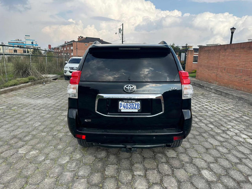 Imagen 2 de 11 de Toyota Land Cruiser Prado V Prado Vx