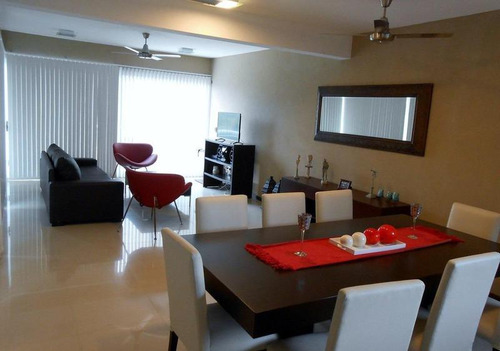 Casa De 4 Ambientes Con Piscina In-out Pinamar