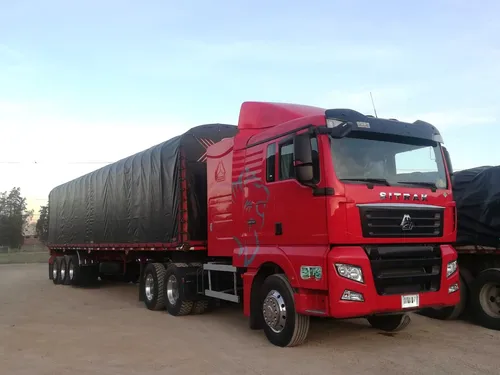 Tracto Camion En Excelentes Condiciones, Color Rojo 2020