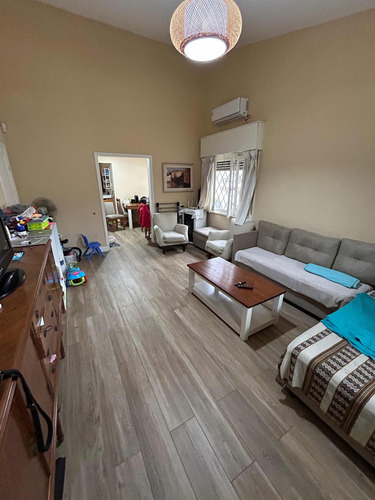 Casa En Venta A Pasos De La Rambla .
