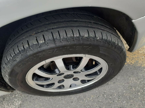 Imagem 6 de 13 de Peugeot 206 2006 1.4 Holiday 5p