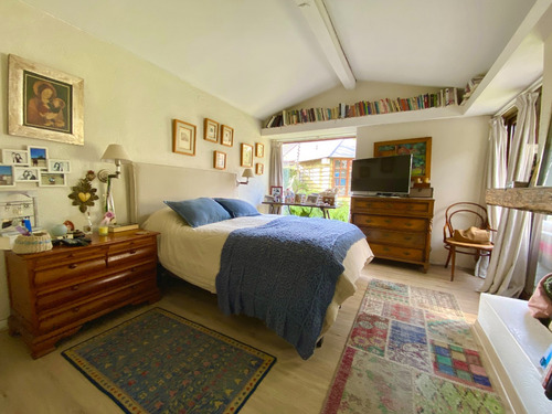 Casa En Venta Vitacura, Remodelada, Cuatro Dormitorios