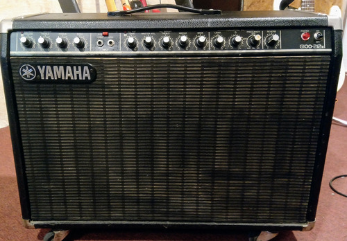 Amplificador De Guitarra Yamaha G100-2121 //(vintage 1970 ) 