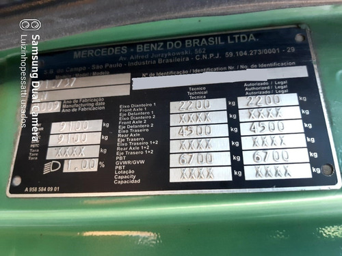 Caminhão Mb 710 Plus Pneus Novos Com Baú Ano 2009
