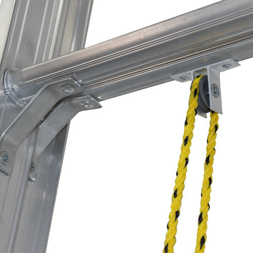 Escalera De Extensión Aluminio 24 Escalones 7.3m Akron 82-02 Color Plateado