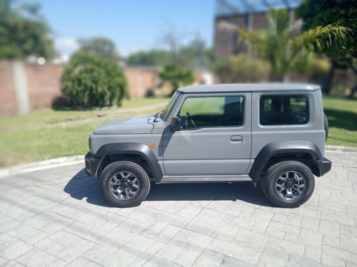 Imagen 10 de 14 de Suzuki Jimny Gls