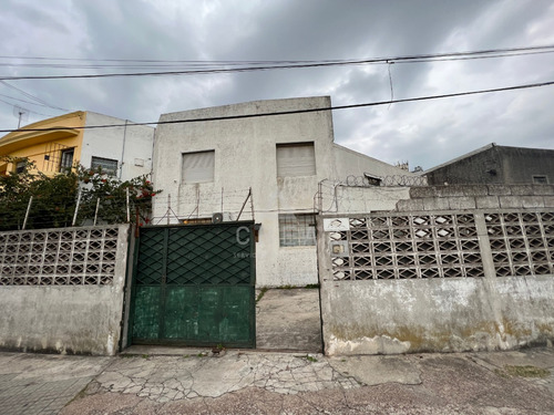 Imagen 13 de 15 de Venta Local Deposito Buceo A Metros De Avenida Jardín Cochera Excelente Ubicación