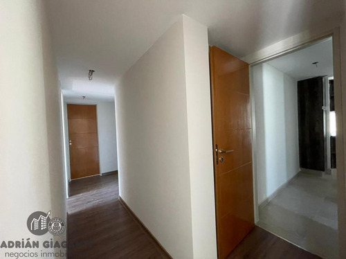 Excelente Departamento De Categoría A Metros De Bv Oroño 3 Dormitorios