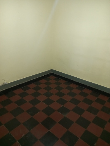 Imagen 8 de 15 de Casa A La Vta A Refaccionar Con Cochera