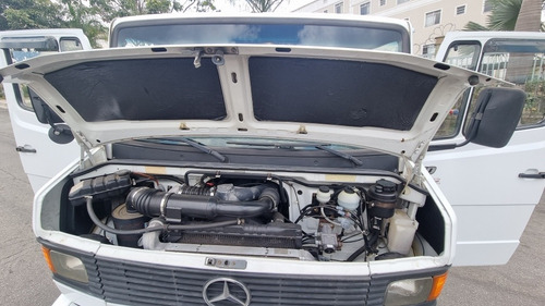 Imagem 9 de 13 de Mercedes-benz 710 Plus