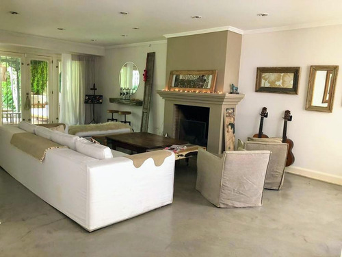 Casa - Beccar-vias/libert.