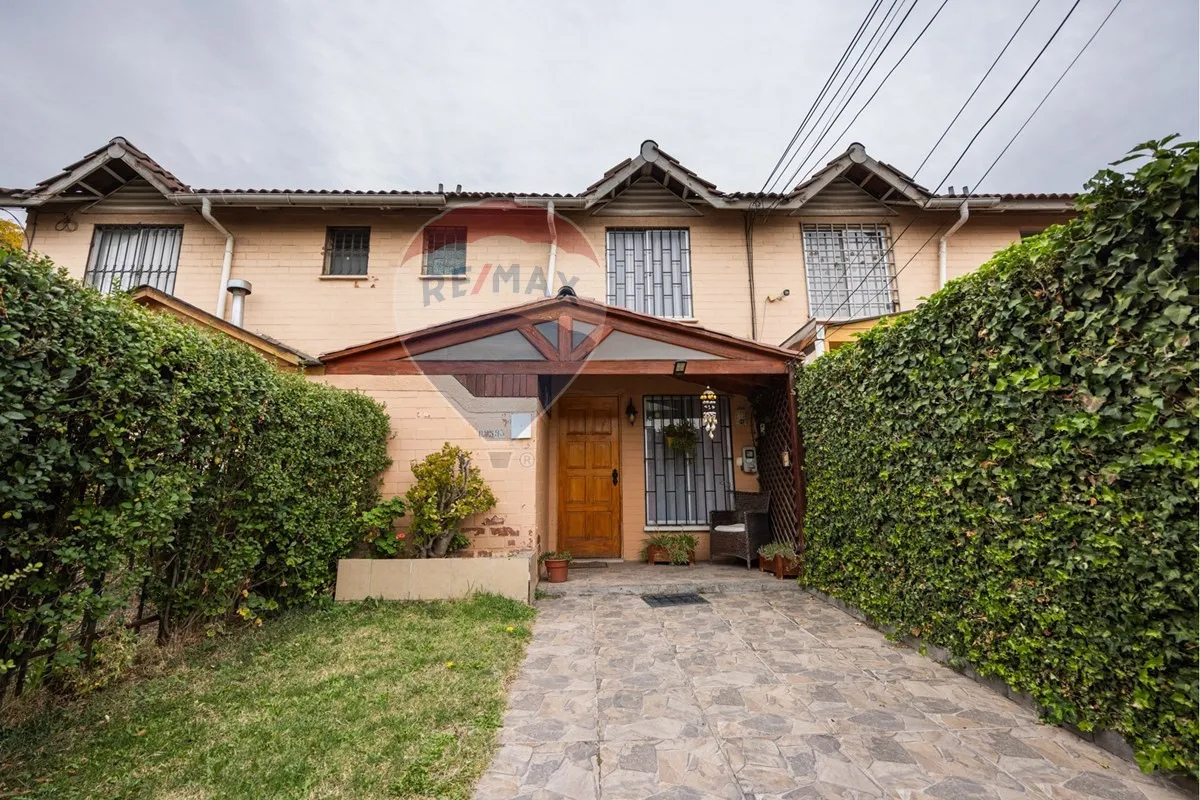 Imagen 1 de 19 de Casa En Venta Cond. Lomas De Eyzaguirre (pte Alto)