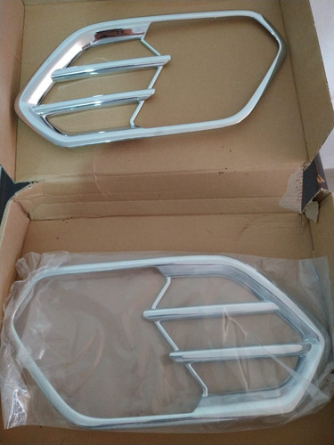 Imagen 2 de 4 de Ford Escape Halogeno Fog Light Luces Ribete Marco Cromado
