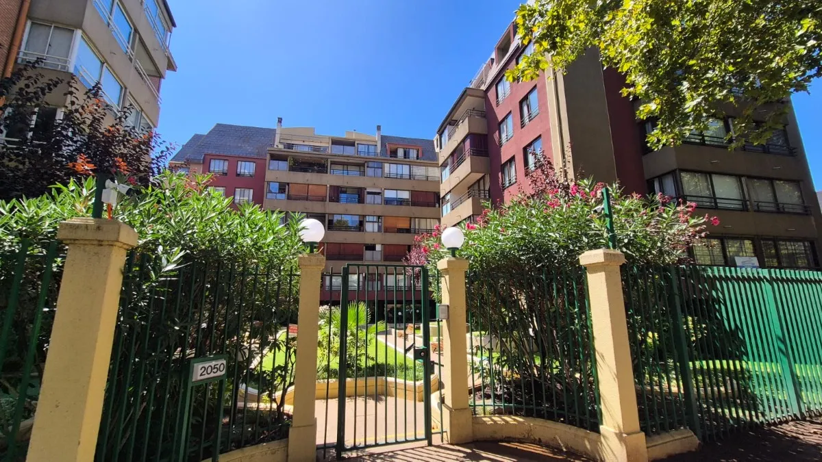 Imagen 1 de 20 de Depto. Lyon Con Bustos. 2dorm. Con Estacionamiento Y Bodega