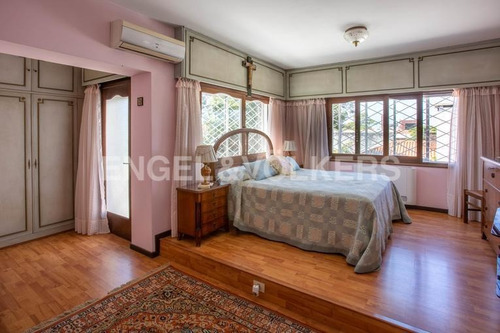 Imagen 7 de 11 de Solida Casa Con Jardín En Punta Gorda