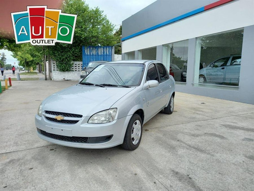 Chevrolet Corsa Super 2011 Gris Plata 4 Puertas