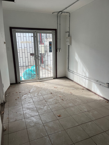 Se Arrienda Oficina Y Terreno Comercial (103057)
