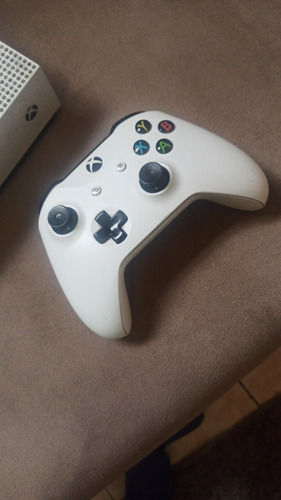 Imagem 4 de 4 de Vender-se Xbox One S
