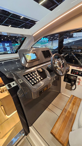 Lancha Nx 41 Horizon N É Solara Triton Ventura Real