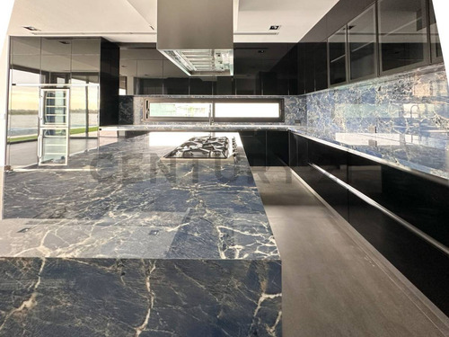 Venta Casa En Marinas Al Lago , Espectacular