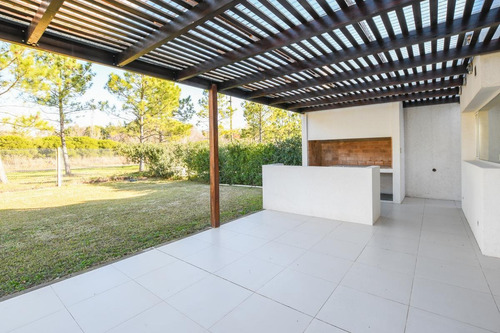 Imagen 21 de 27 de Casa Venta 3 Dormitorios Galeria Funes Cantegril