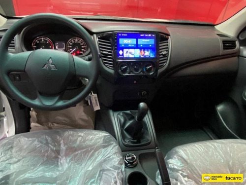 Mitsubishi L200 Sincrónica